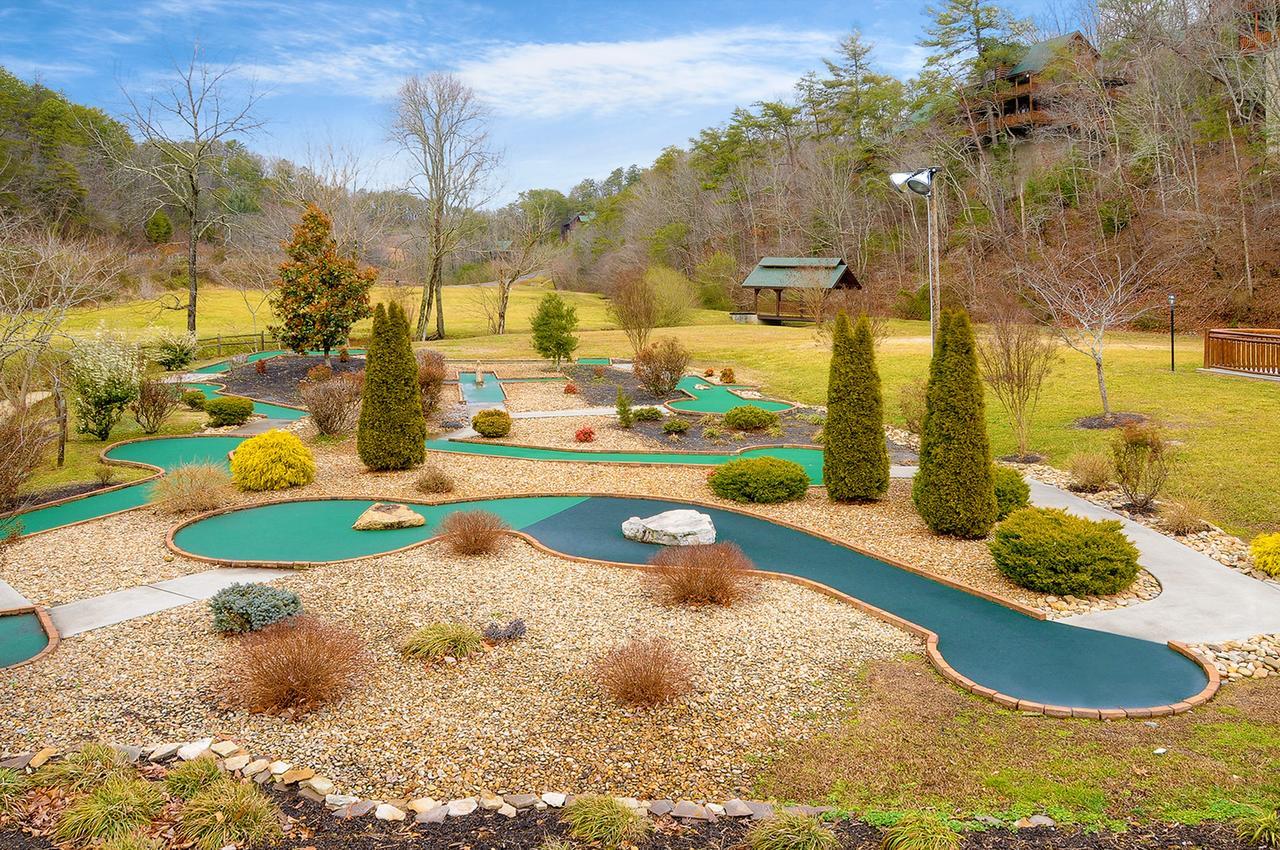 Almost Heaven Pigeon Forge Exterior photo